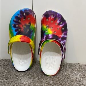TIE DYE CROCS!!